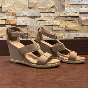 Women’s Size 11 Taupe Suede Wedge Heel